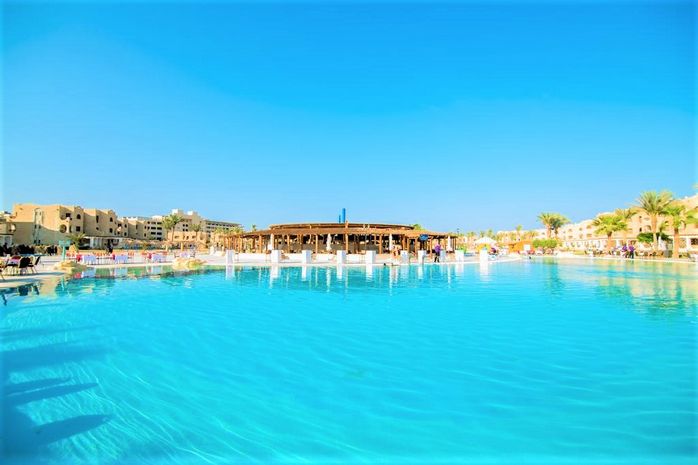 Royal Lagoons Resort & Aqua Park 7