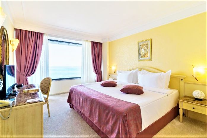 The Palace Balneo & Spa 6