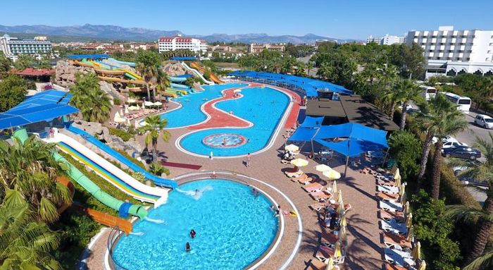 Von Resort Golden Coast 8