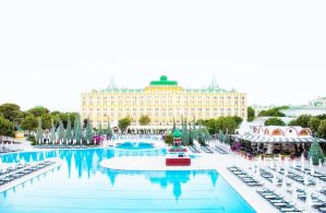 Hotel Kremlin Palace Kundu