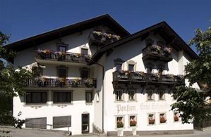 Hotel HOLZMEISTER STUBAITAL