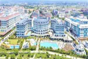 Hotel Commodore Elite Suites & Spa Side