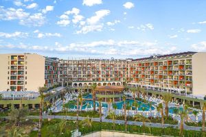 Hotel Dream Fun World Side