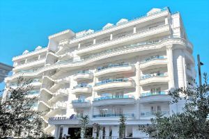 Hotel Fafa Aqua Blue Golem