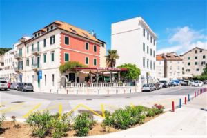 Hotel Galeria Valeria Seaside Downtown Dalmatia Centrala