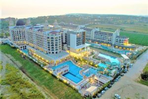 Hotel J’Adore Deluxe Spa Side