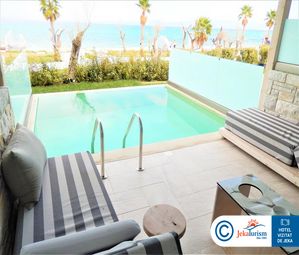 Poze BLUE CARPET LUXURY SUITES 10