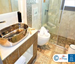 Poze BLUE CARPET LUXURY SUITES 13