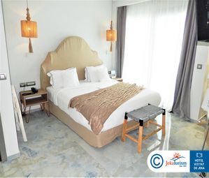 Poze BLUE CARPET LUXURY SUITES 14