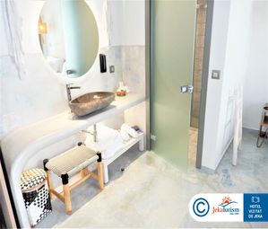 Poze BLUE CARPET LUXURY SUITES 16