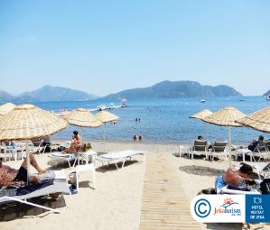 Poze GOLDEN ROCK BEACH 8