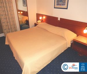 Poze KOMODOR CROATIA