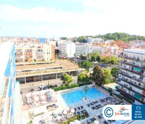 Poze L Azure Hotel 10