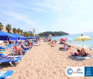 Poze L Azure Hotel 13