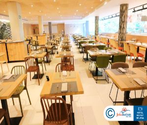 Poze L Azure Hotel 8