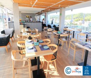 Poze L Azure Hotel 9