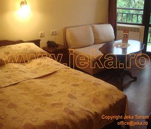 Poze MOUNTAIN ROMANCE 10