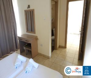 Poze Makronisos Village 9