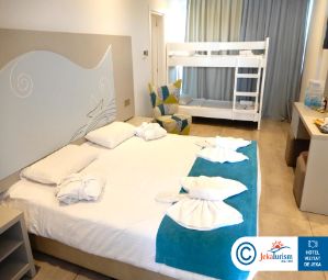 Poze Nicholas Color Cipru