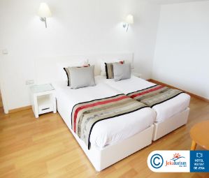 Poze One Resort Jockey 7