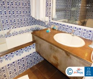 Poze One Resort Jockey 9