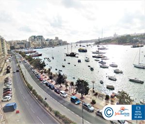 Poze THE WATERFRONT 6