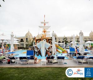 Poze TITANIC ROYAL 10