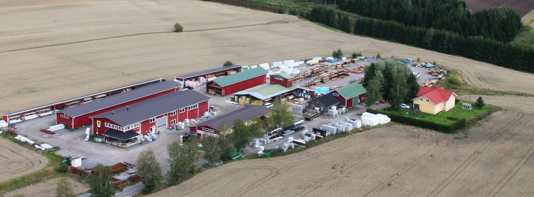 Kesätöihin rakennustarvikkeiden pariin, Hakulan Puu Oy