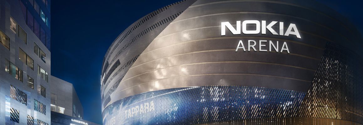 Kassatyöntekijöitä Nokia Arenalle