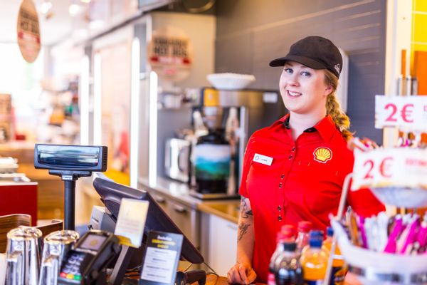 Huoltamokahvilatyöntekijä Shell HelmiSimpukka Ylämylly
