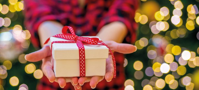 609751 christmas present 627890902 getty Web