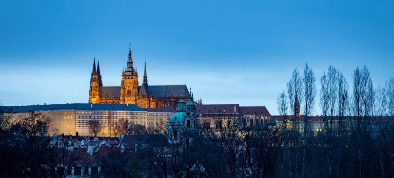 677097 prg prague castle 2020 Web