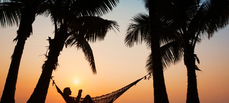 913998 reading on holiday 495960906 getty