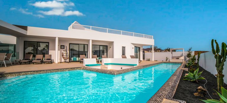 ACE 88946 Villa Flordeore 0125 15