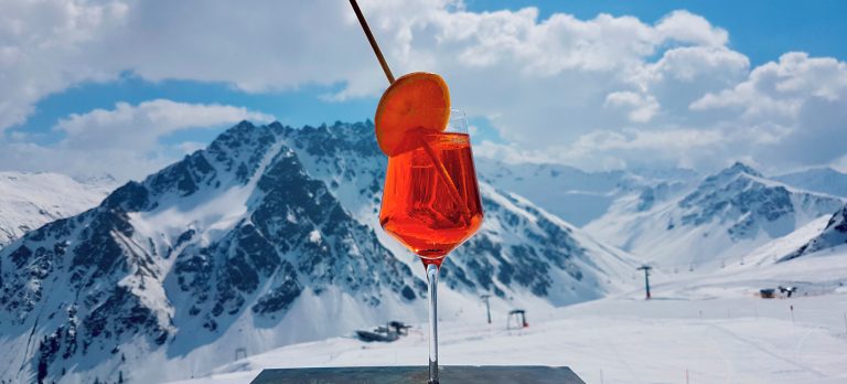 INN Aperol Cocktail Gargellen Ski resort 1435389527 getty RGB 136 DPI For Web 3