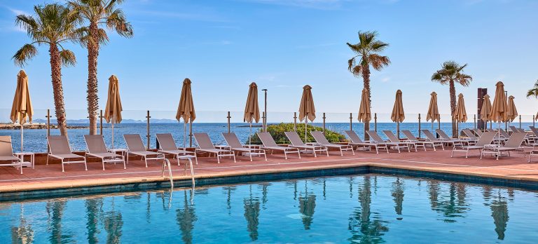 PMI 87898 Universal Hotel Romantica 0625 33 Web