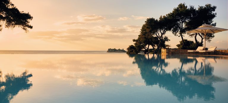 Sani Club Infinity Pool 03 2880x1920
