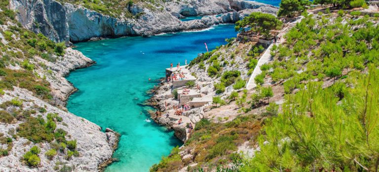 ZTH Porto Limnionas rocky beach 1262684100 Getty RGB 136 DPI For Web