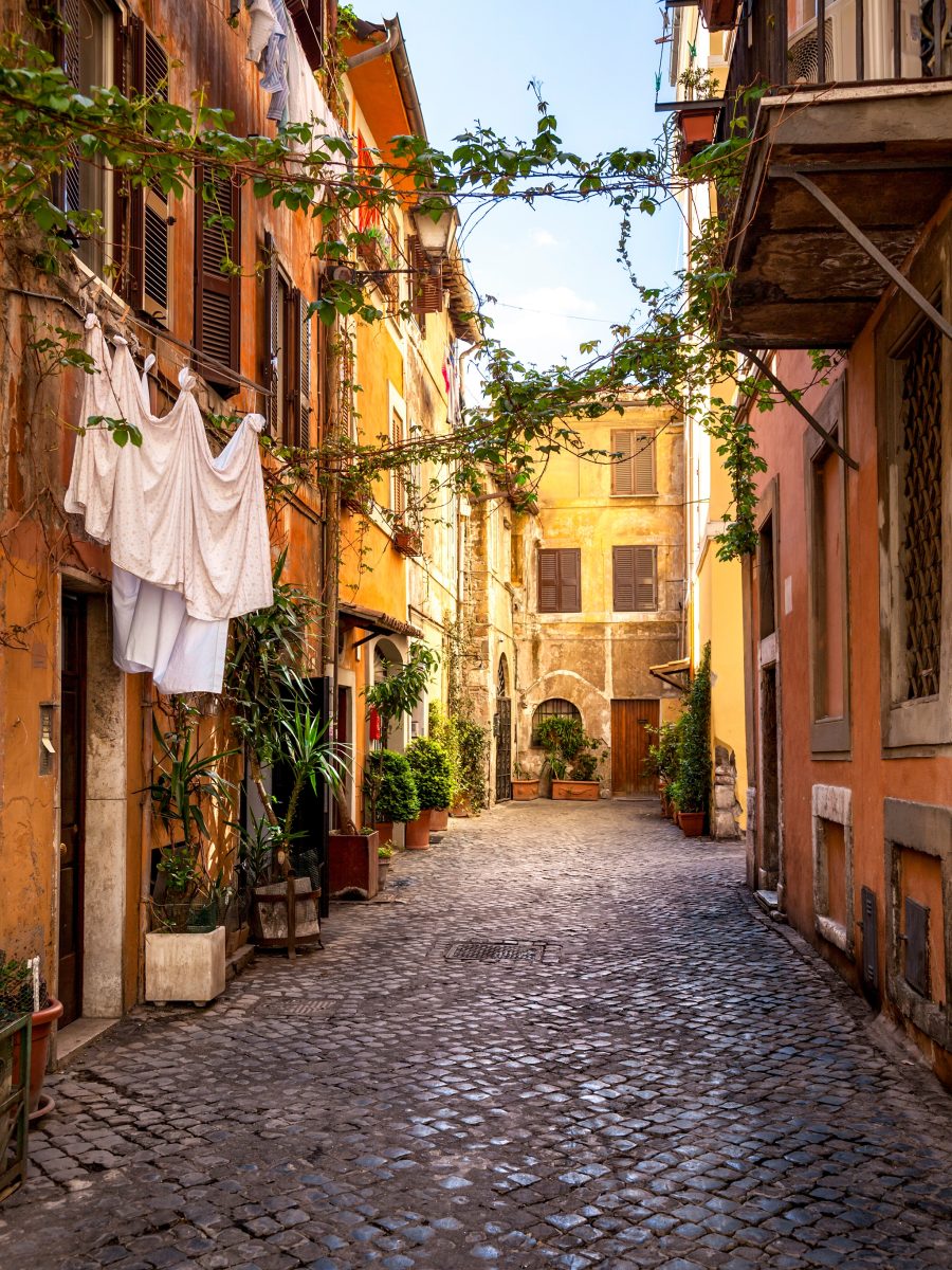 1057302 fco trastevere rome 175423751 getty Web