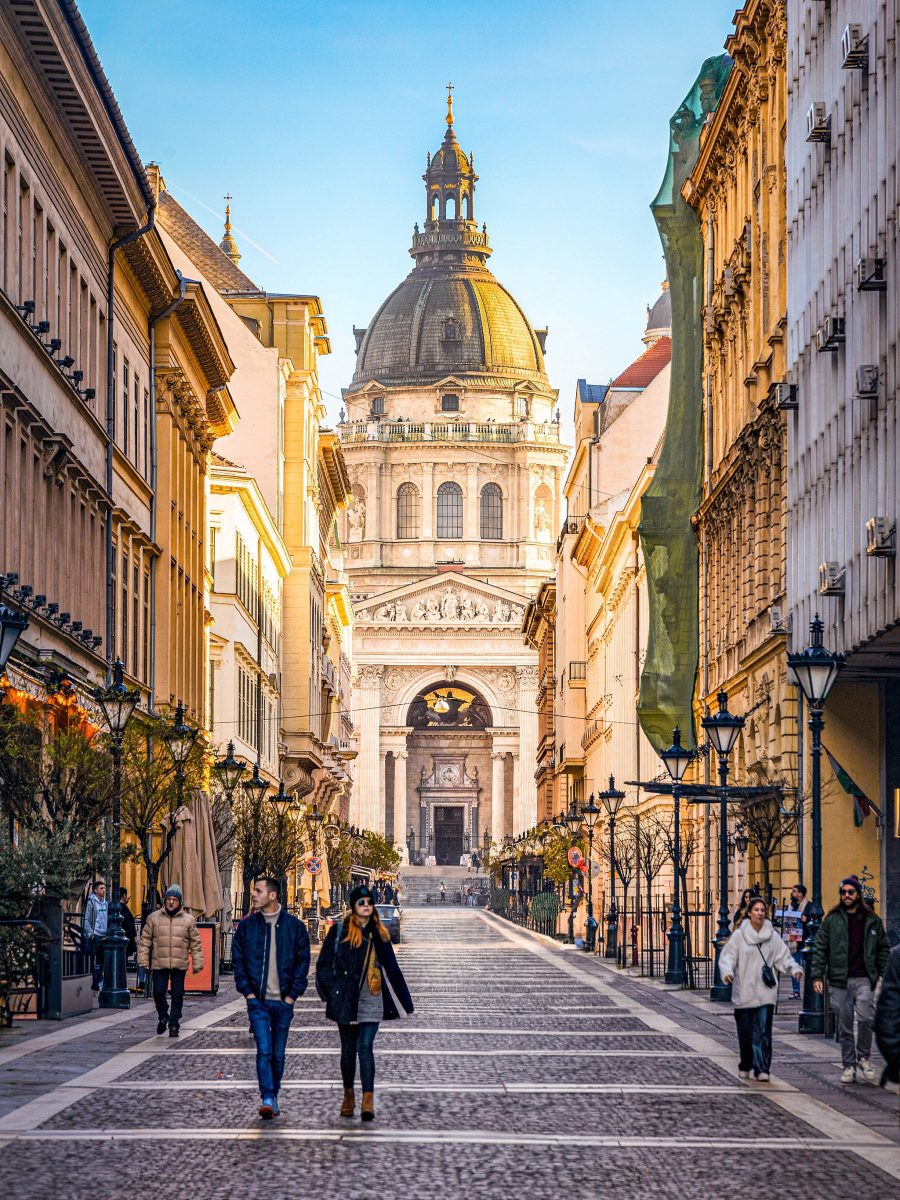 975311 bud basilica 0123 77 Web