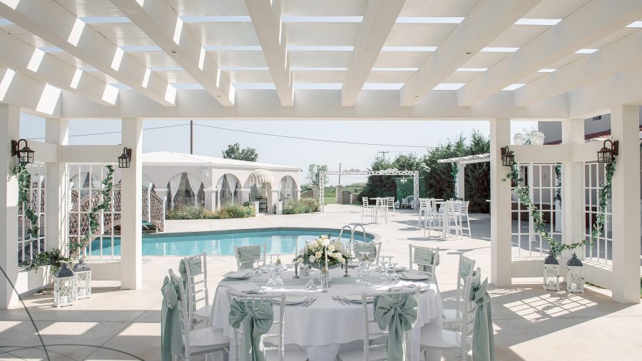 1b1662 pool side