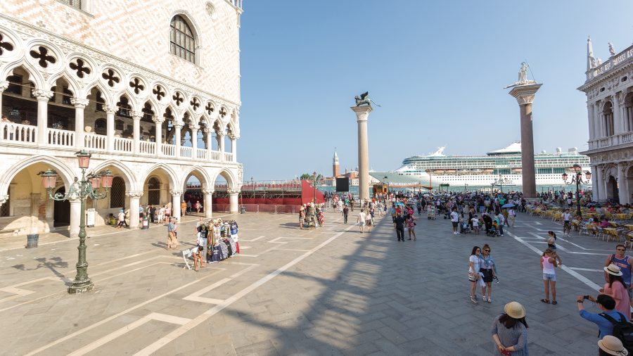 303006 vce doges palace 0515 10 Web