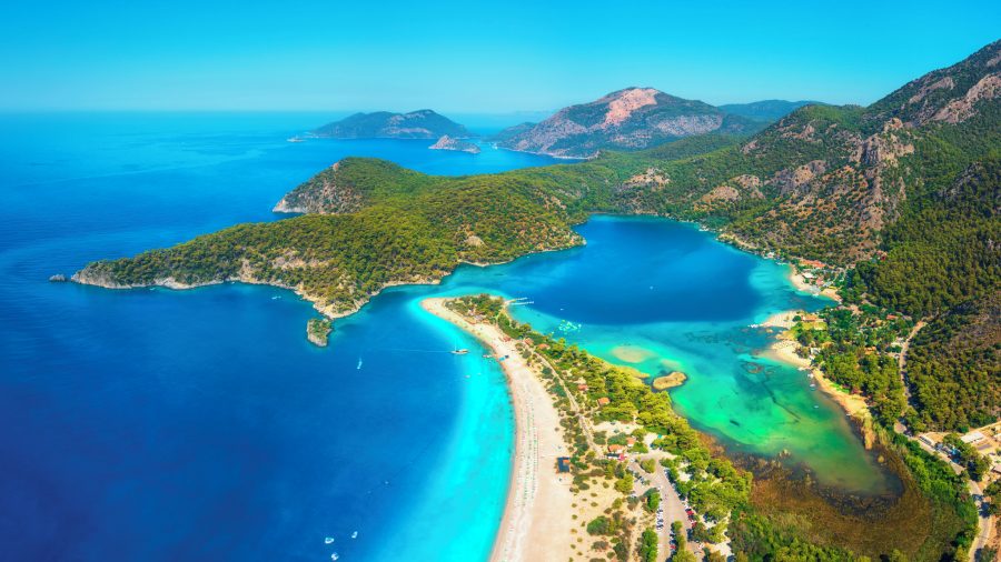 AYT Blue Lagoon Getty 836578962 0523 RGB 136 DPI For Web