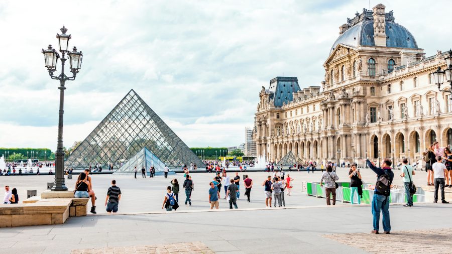 CDG Paris The Louvre 1016 01 RGB 136 DPI For Web