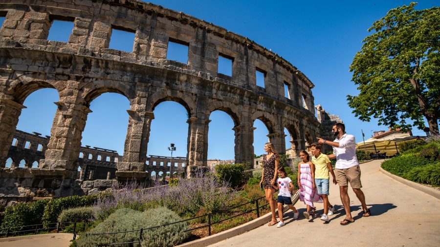 D5 Roman amphitheatre in Pula