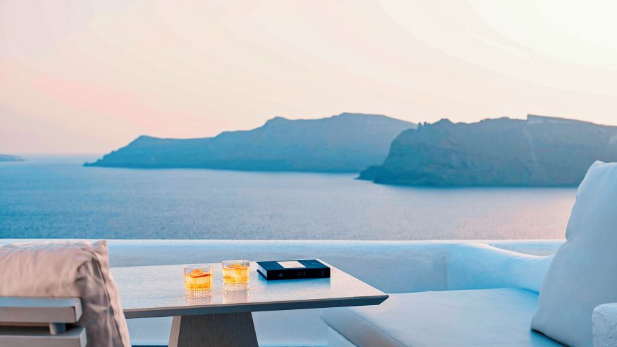 JTR 83058 Katikies Santorini 0323 18 RGB 136 DPI For Web