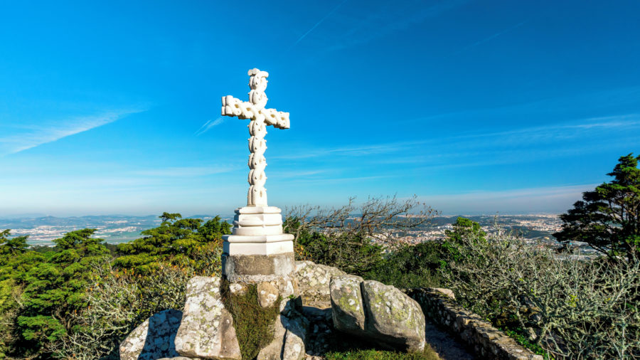 LIS_Cruz_Alta_High_Cross_Sintra_527895900_Getty_RGB-136-DPI-For-Web