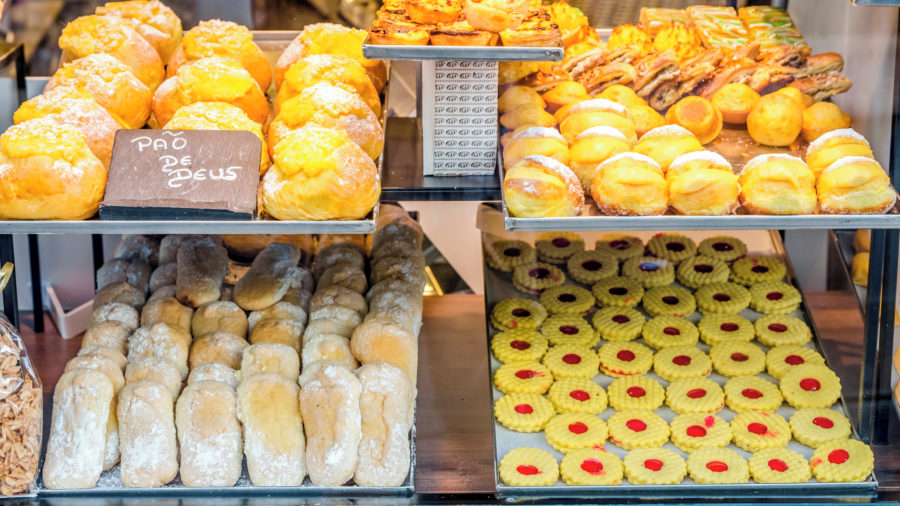 LIS_portuguese_pastries_626361408_Getty_RGB-136-DPI-For-Web