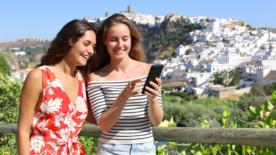 XRY Women phone 531607462 Adobe Stock