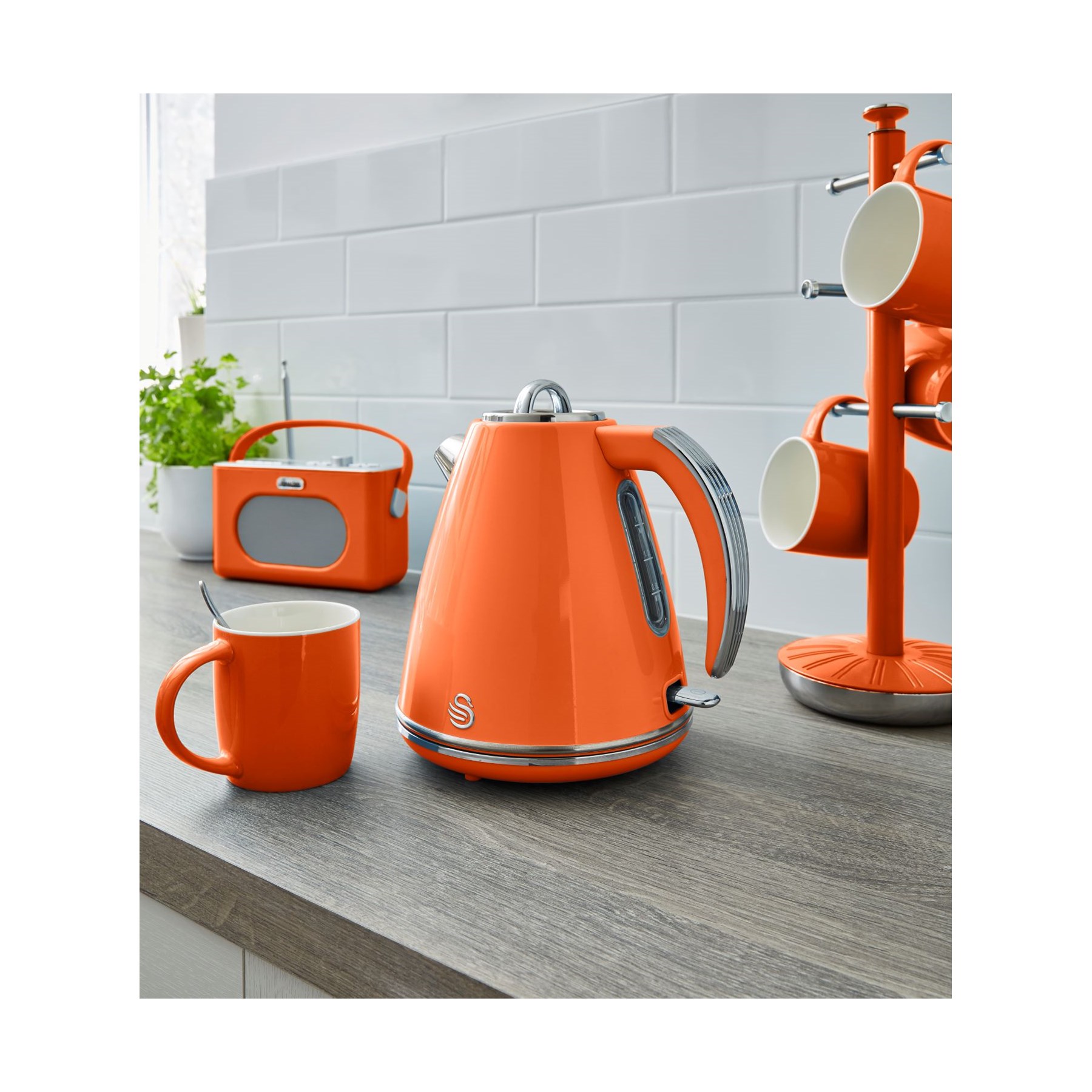 Swan Retro Orange Jug Kettle 1.5ltr (SK19020ON)